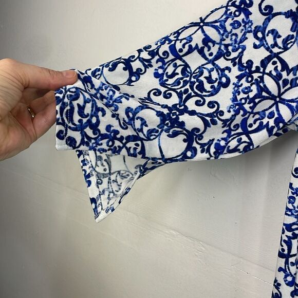 Chico’s TRAVELERS CLASSIC Off-The-Shoulder Top paisley Blue & White size L - Picture 6 of 16